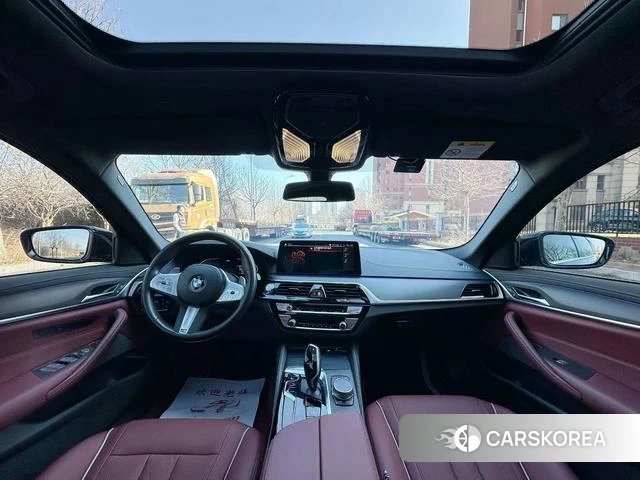 BMW 5 series 2023 Черный из Китая, фото 2
