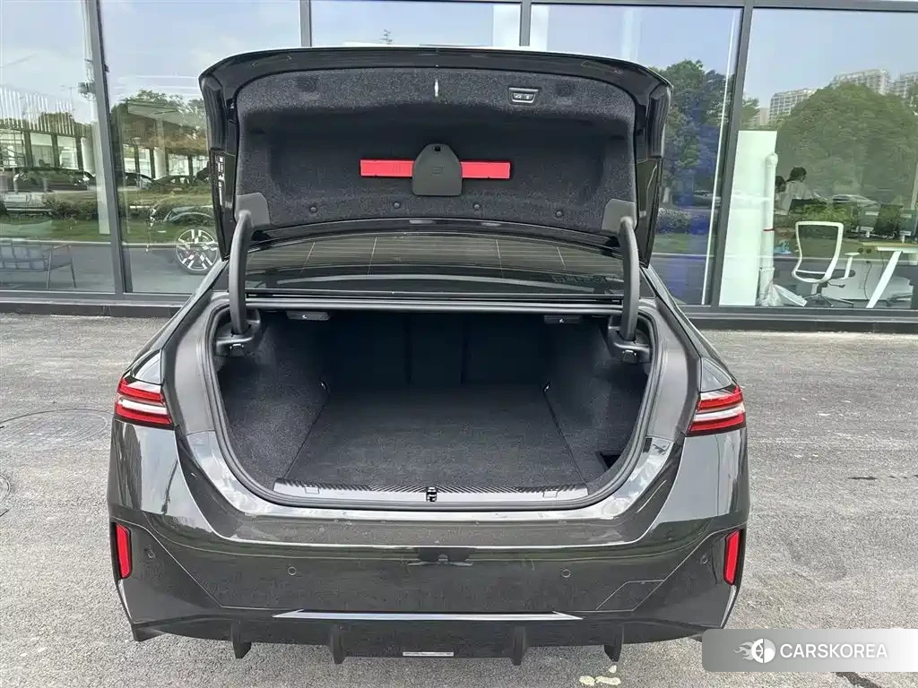 BMW i5 id 4664547 из Китая 12