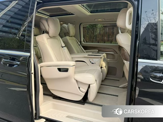 Mercedes-Benz V-class 2022 Черный из Китая, фото 2