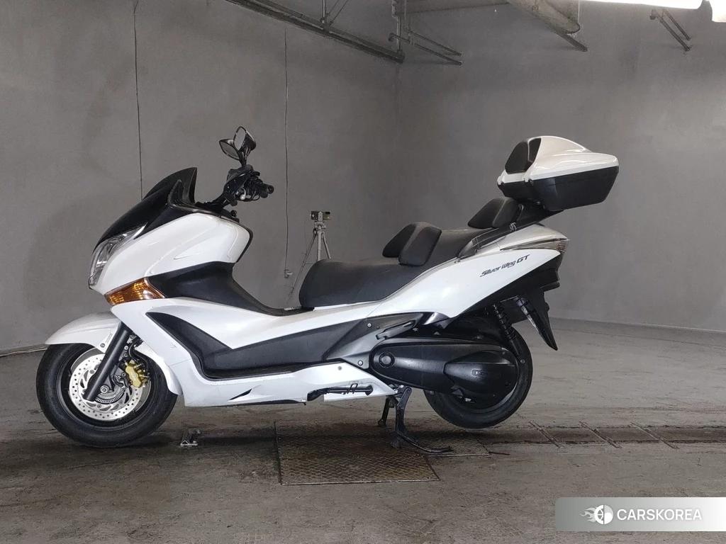 Проданный Honda SILVER WING 400 GT id 4061320 из Японии, фото 2