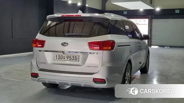 Kia The New Carnival id 2970902 из Кореи 12