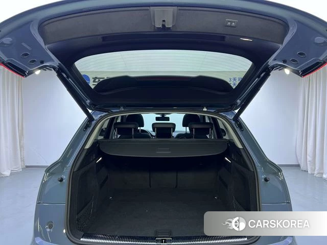 Audi Q5L id 4228468 из Китая 12