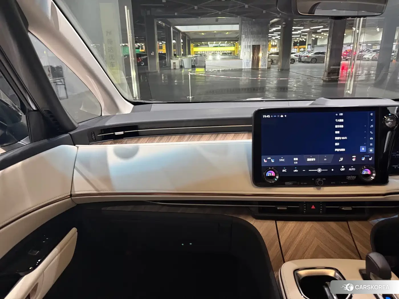 Lexus LM id 4629688 из Китая 8
