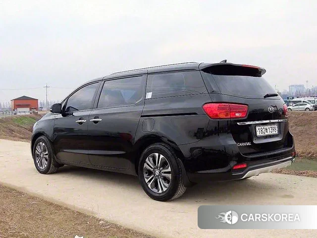 Kia The New Carnival id 2603586 из Кореи 12