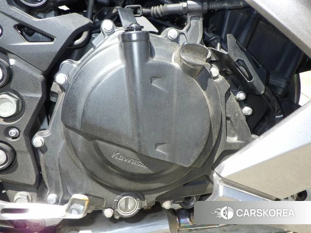 Engine photo