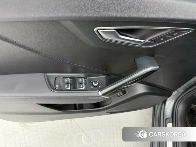 Audi Q2L id 4353438 из Китая 12