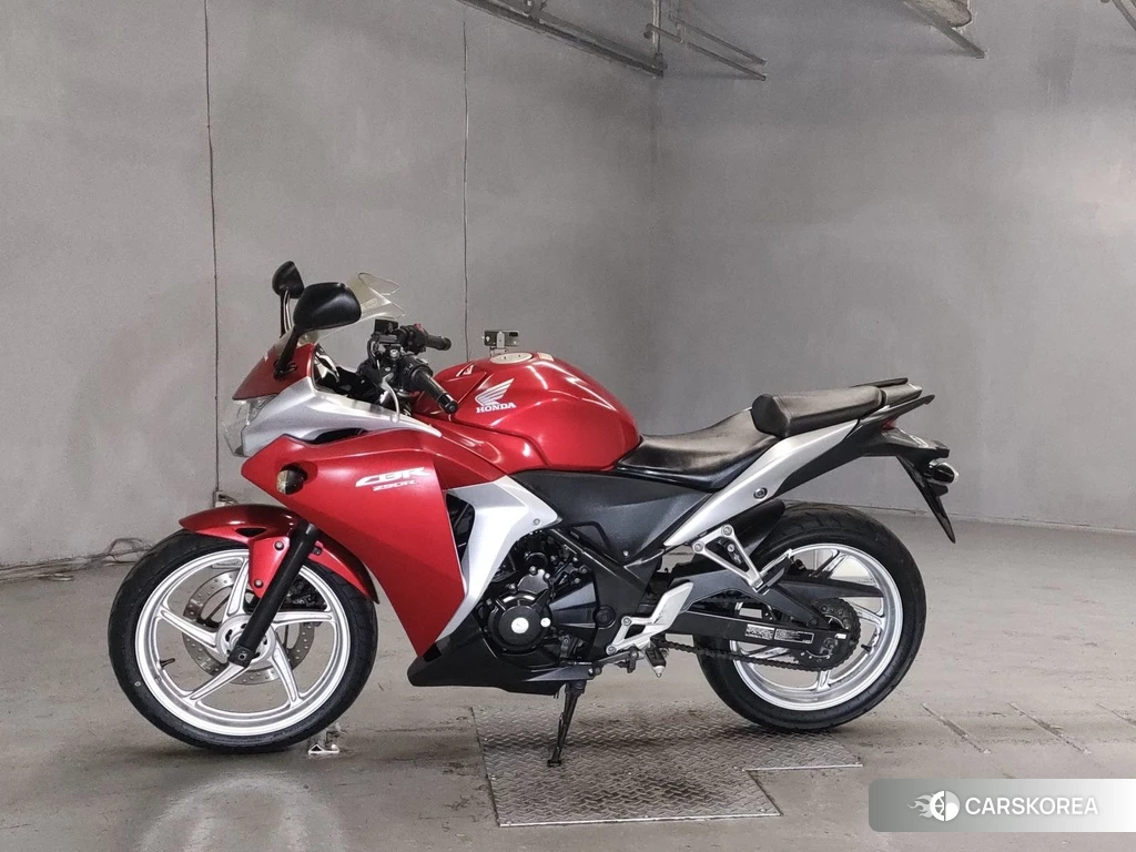 Проданный Honda CBR250R 2011 из Японии, фото 2