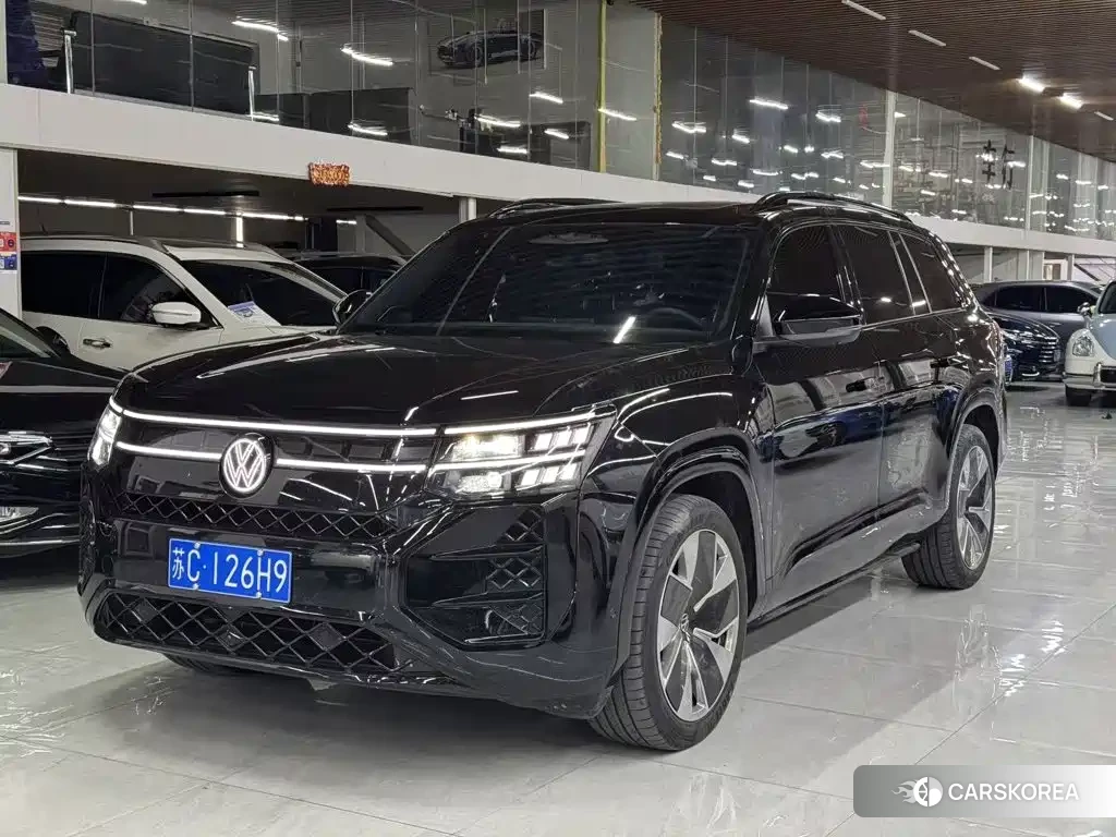 Volkswagen Touareg 2025 Черный из Китая, фото 2