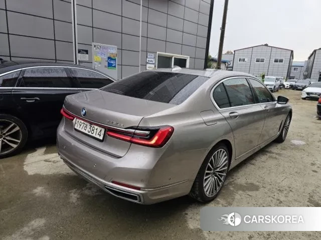 BMW 7 Series (G11) 2021 Песочный из Кореи, фото 2