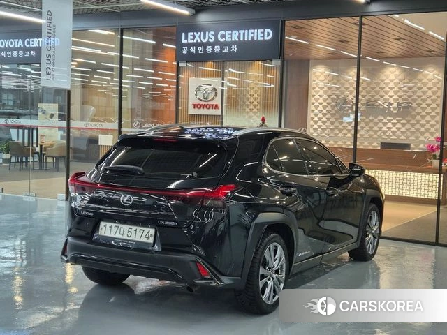 Lexus UX250h id 3813408 из Кореи 11