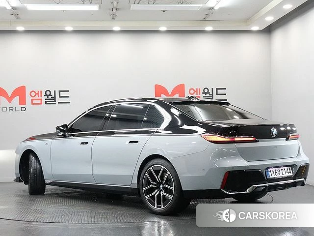 BMW 7 Series (G70) 2023 Серый из Кореи, фото 5