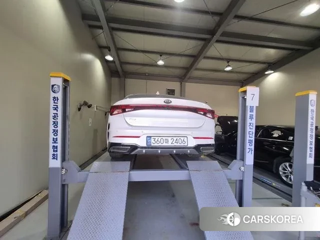 Kia K5 3rd generation 2021 Белый из Кореи, фото 2