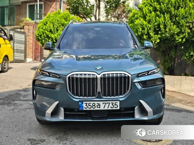 BMW X7 (G07) 2023 Небесно-голубой из Кореи, фото 2