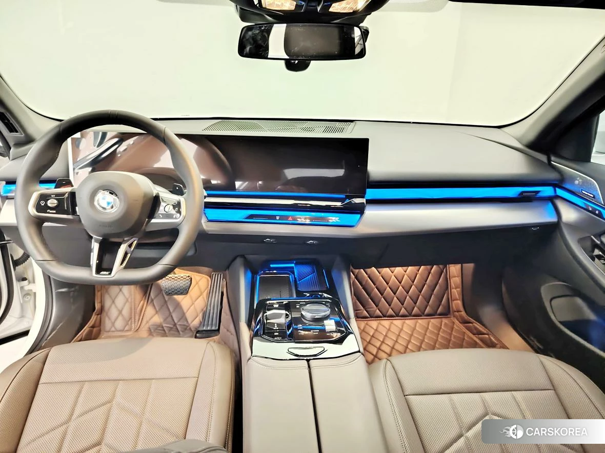 BMW 5 series 2025 Белый из Китая, фото 4