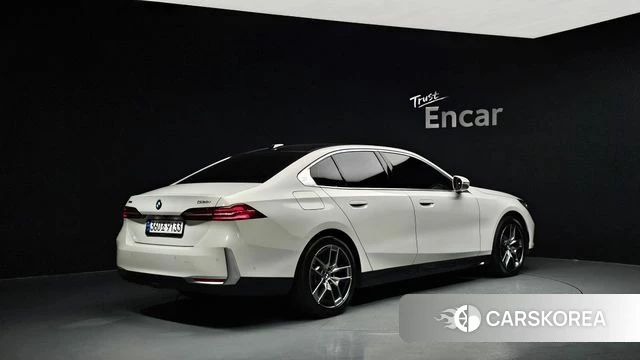 BMW 5 Series (G60) id 4422032 из Кореи 12