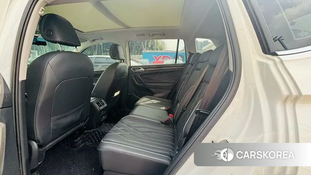 Volkswagen Tiguan L 2023 Белый из Китая, фото 2