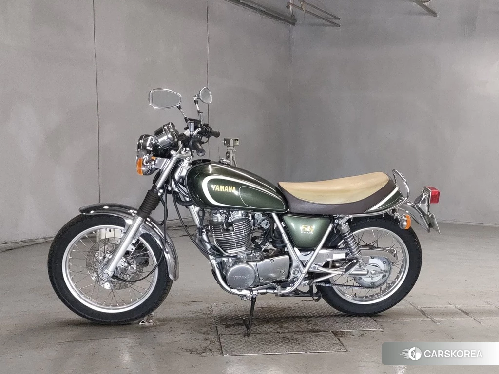 Проданный Yamaha SR 400 2013 из Японии, фото 2
