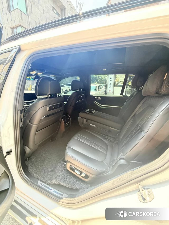 BMW X7 (G07) 2025 Белый из Кореи, фото 2