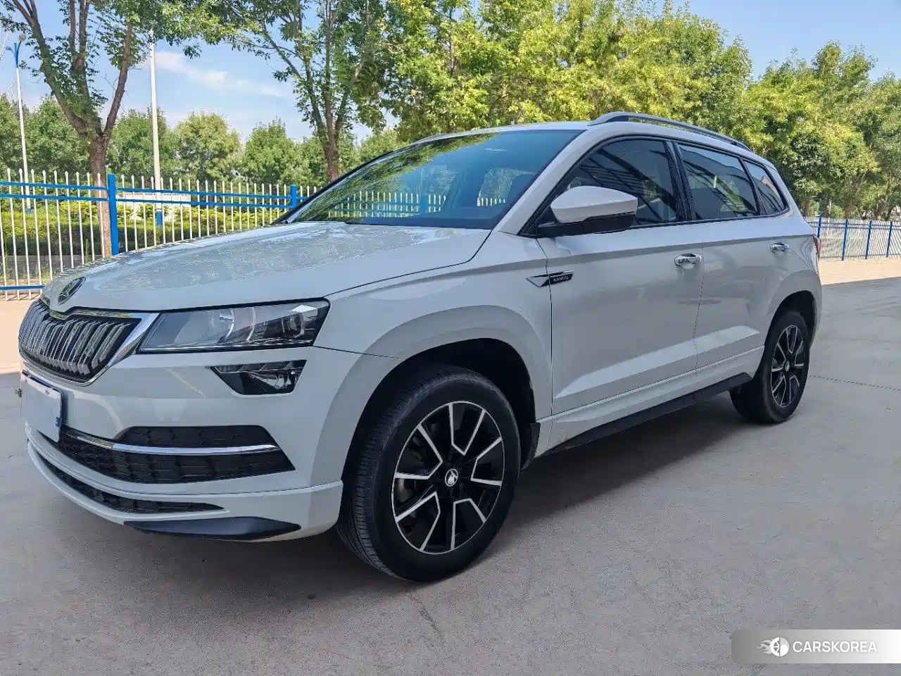 Skoda Karoq 2023 Белый из Китая, фото 4