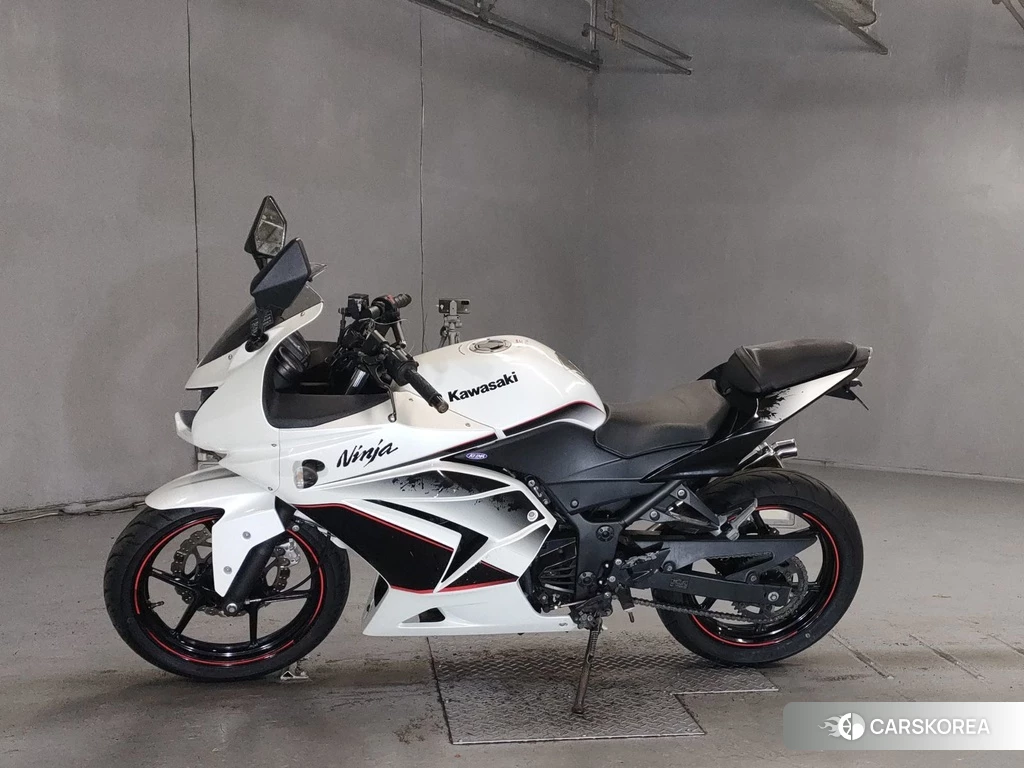 Проданный Kawasaki NINJA 250R id 4168668 из Японии, фото 2