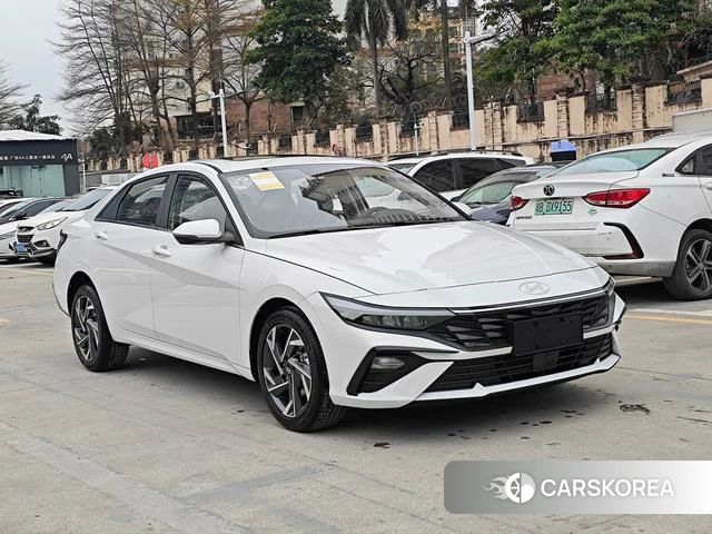 Hyundai Elantra 2026 Белый из Китая, фото 2