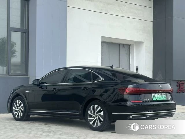 Volkswagen Passat PHEV 2024 Черный из Китая, фото 2