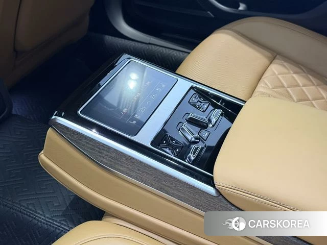 Audi A8 id 4307462 из Китая 10