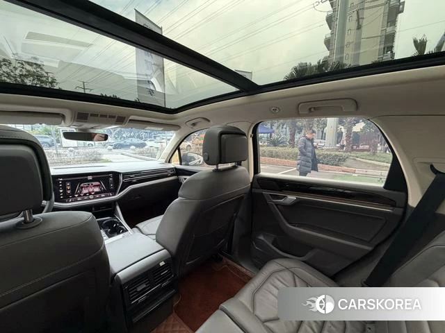 Volkswagen Touareg id 4213503 из Китая 12