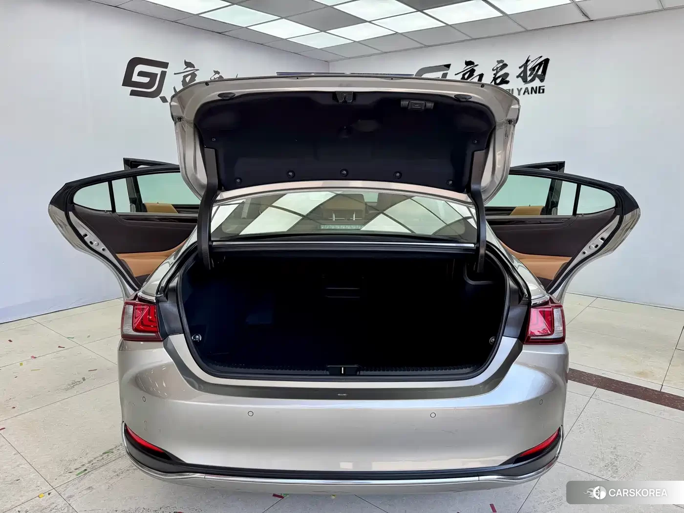 Lexus ES id 4514124 из Китая 12