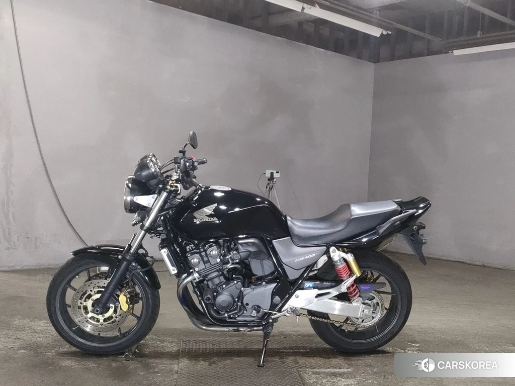 Проданный Honda CB400SF 2017 из Японии, фото 2