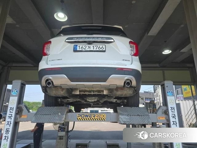Ford Explorer 6th Generation 2022 Белый из Кореи, фото 2