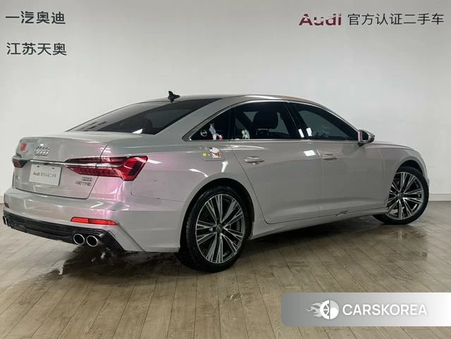 Audi A6L 2021 Серебристо-серый из Китая, фото 2
