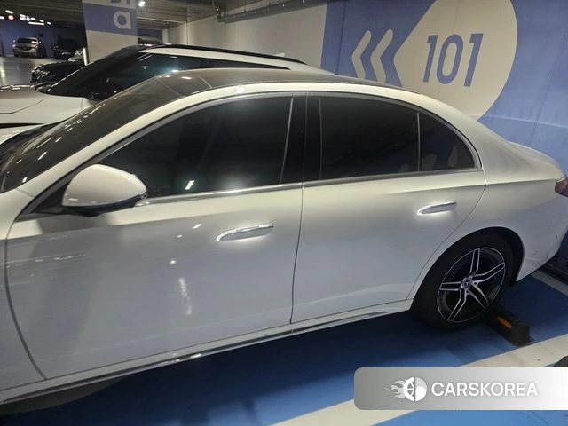 Mercedes-Benz E-Class W214 2026 Белый из Кореи, фото 2
