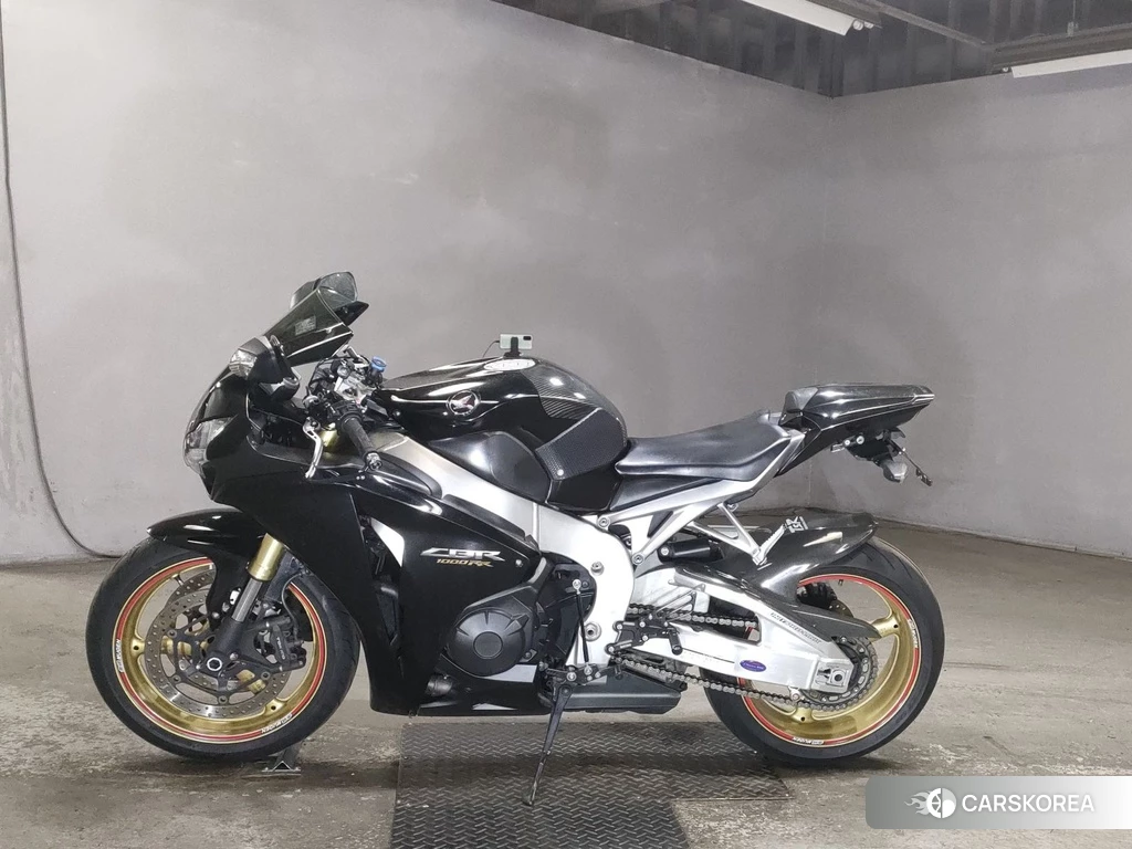 Проданный Honda CBR1000RR 2010 из Японии