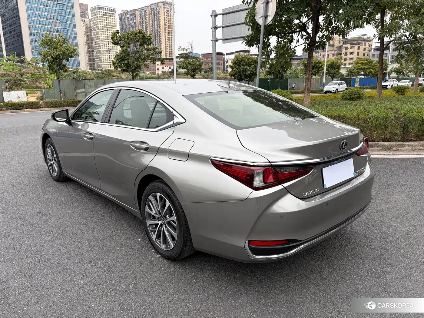 Lexus ES 2024 Silver/gray из Китая, фото 5
