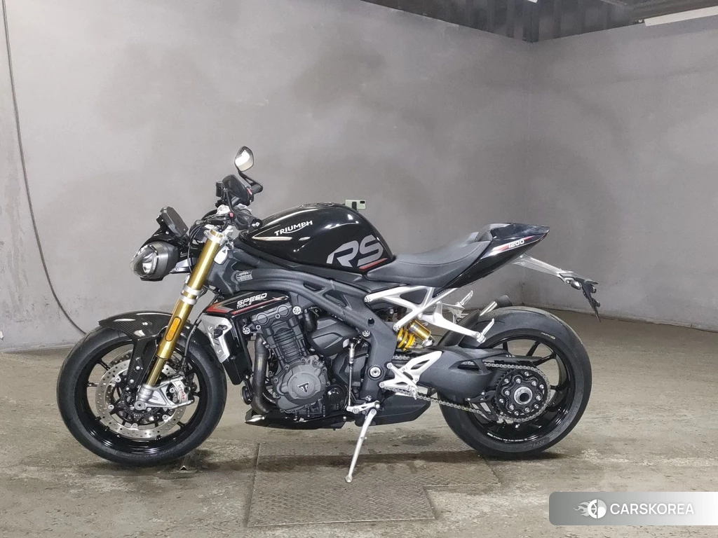Проданный Triumph SPEED TRIPLE 1200RS 2021 из Японии, фото 2