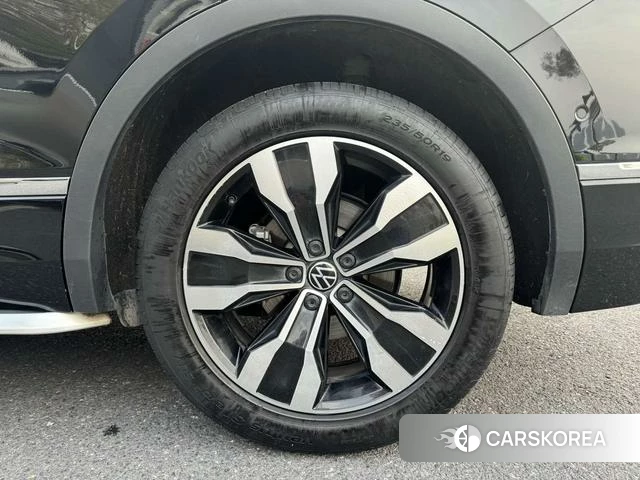 Volkswagen Tiguan L id 4275796 из Китая 12