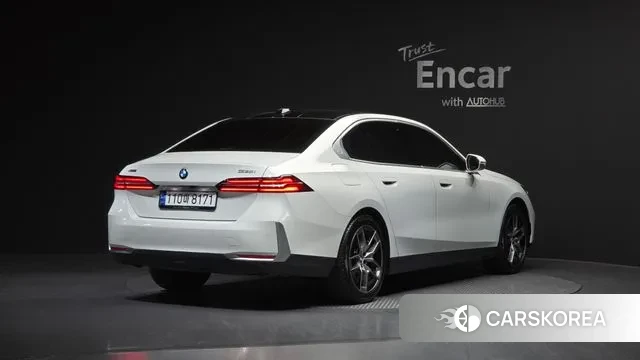 BMW 5 Series (G60) id 3739507 из Кореи 12