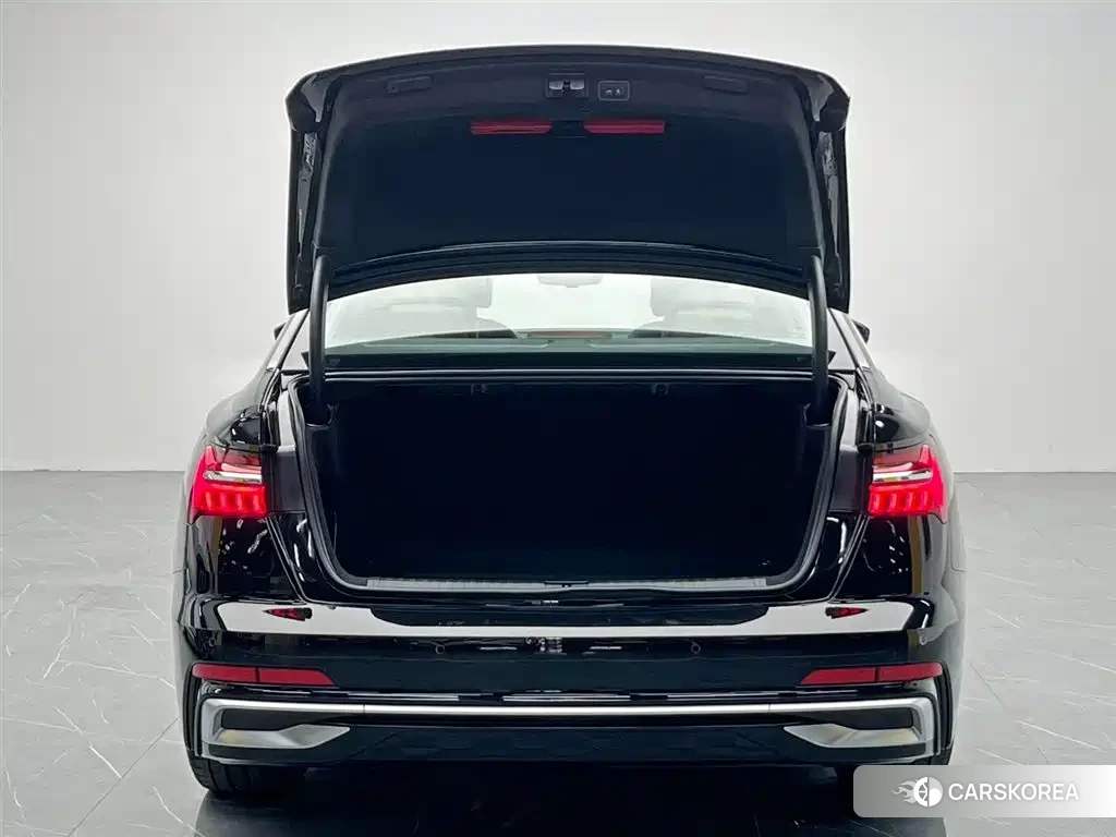 Audi A6L id 4559754 из Китая 12