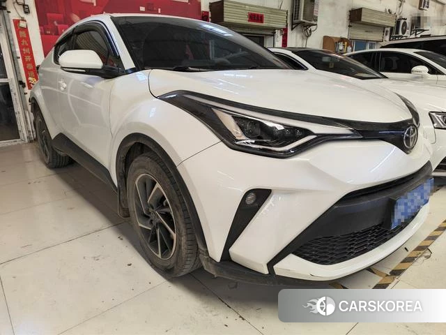 Toyota C-HR 2023 Белый из Китая, фото 2