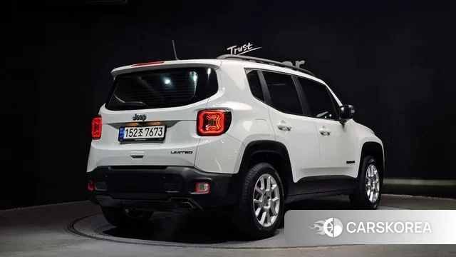 Jeep Renegade id 3771683 из Кореи 12