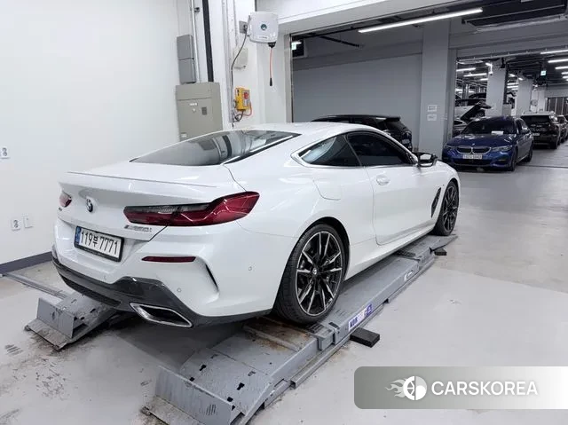 BMW 8 Series (G15) 2023 Белый из Кореи, фото 3