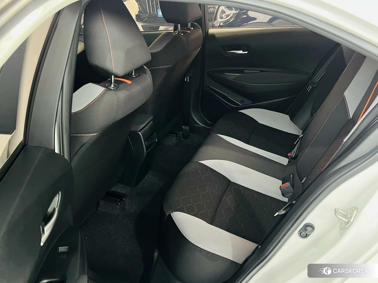 Toyota Corolla 2024 Белый из Китая, фото 2