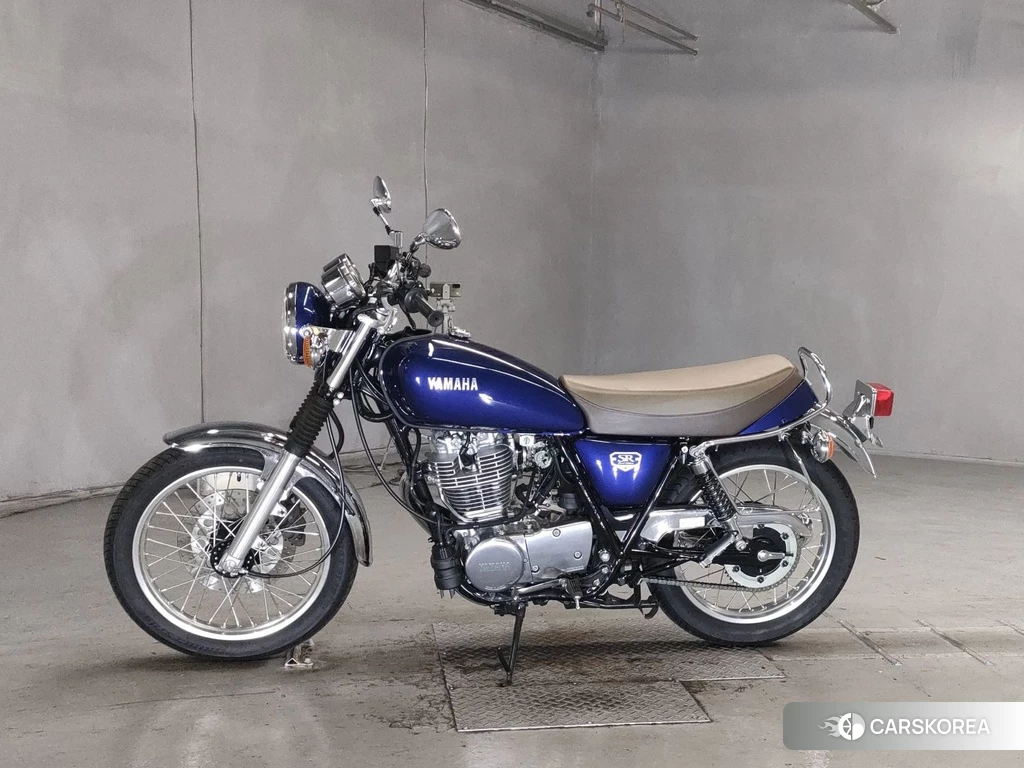 Проданный Yamaha SR 400 2021 из Японии, фото 2