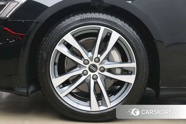 Audi A6 (import) 2026 Черный из Китая, фото 2