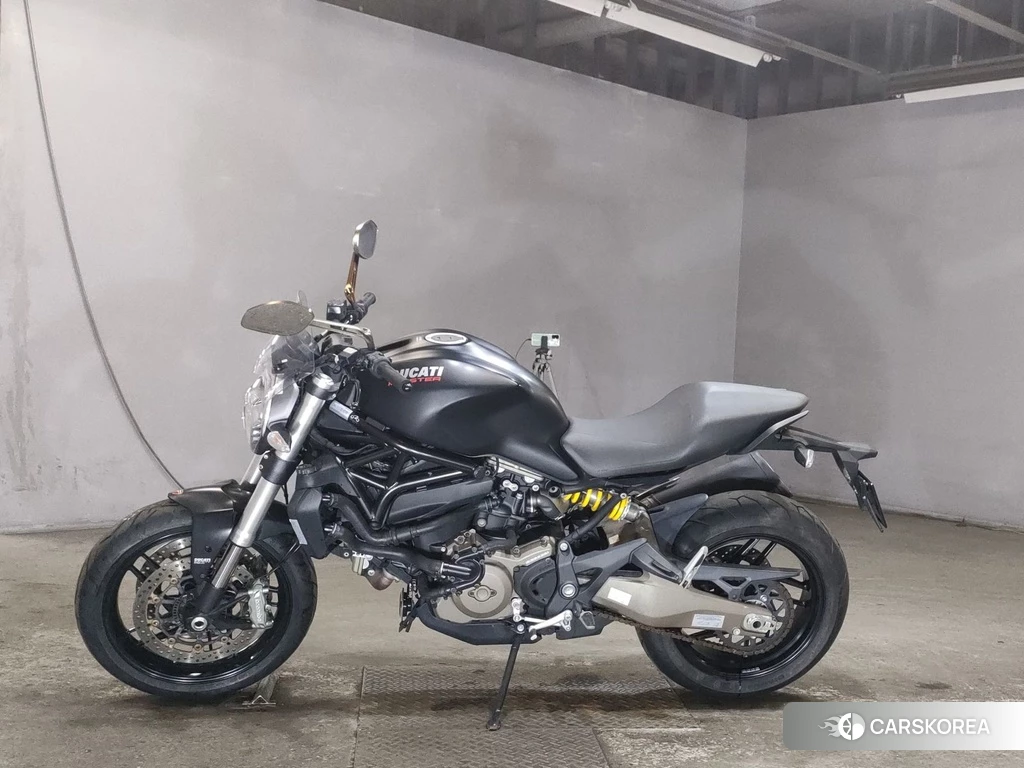 Проданный Ducati MONSTER 821 2014 из Японии, фото 2
