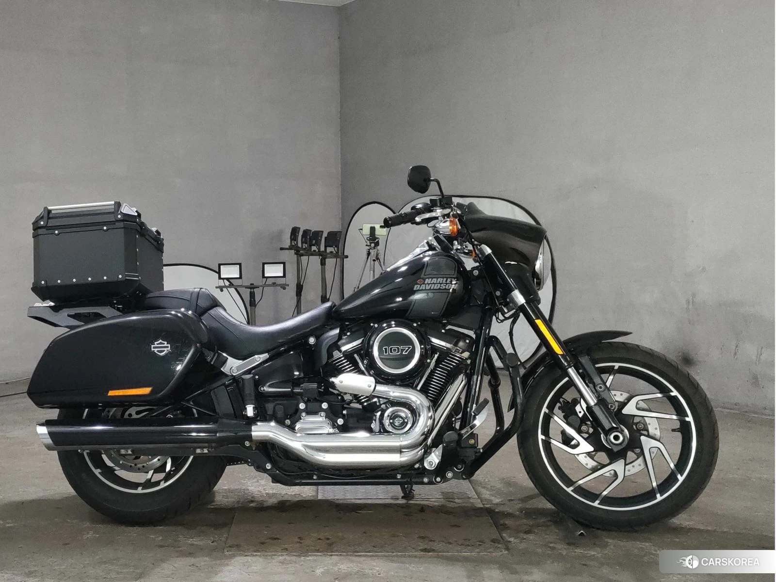 Проданный Harley-Davidson Softail Sport Glide FLSB1750 2023 из Японии, фото 3