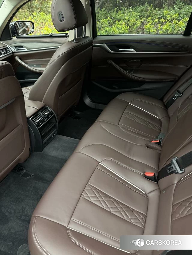 BMW 5 series PHEV 2020 Черный из Китая, фото 2
