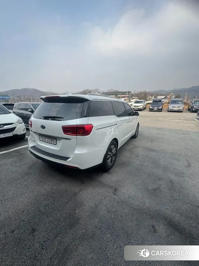 Kia The New Carnival id 3402971 из Кореи 11