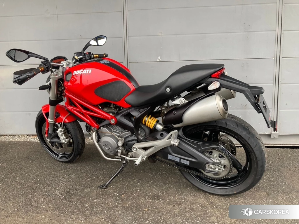Проданный Ducati MONSTER 696 2013 из Японии, фото 2